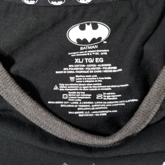 DC Trademarked Batman 80th Anniversary Graphic Print T-Shirt  Size XL - Picture 4 of 5